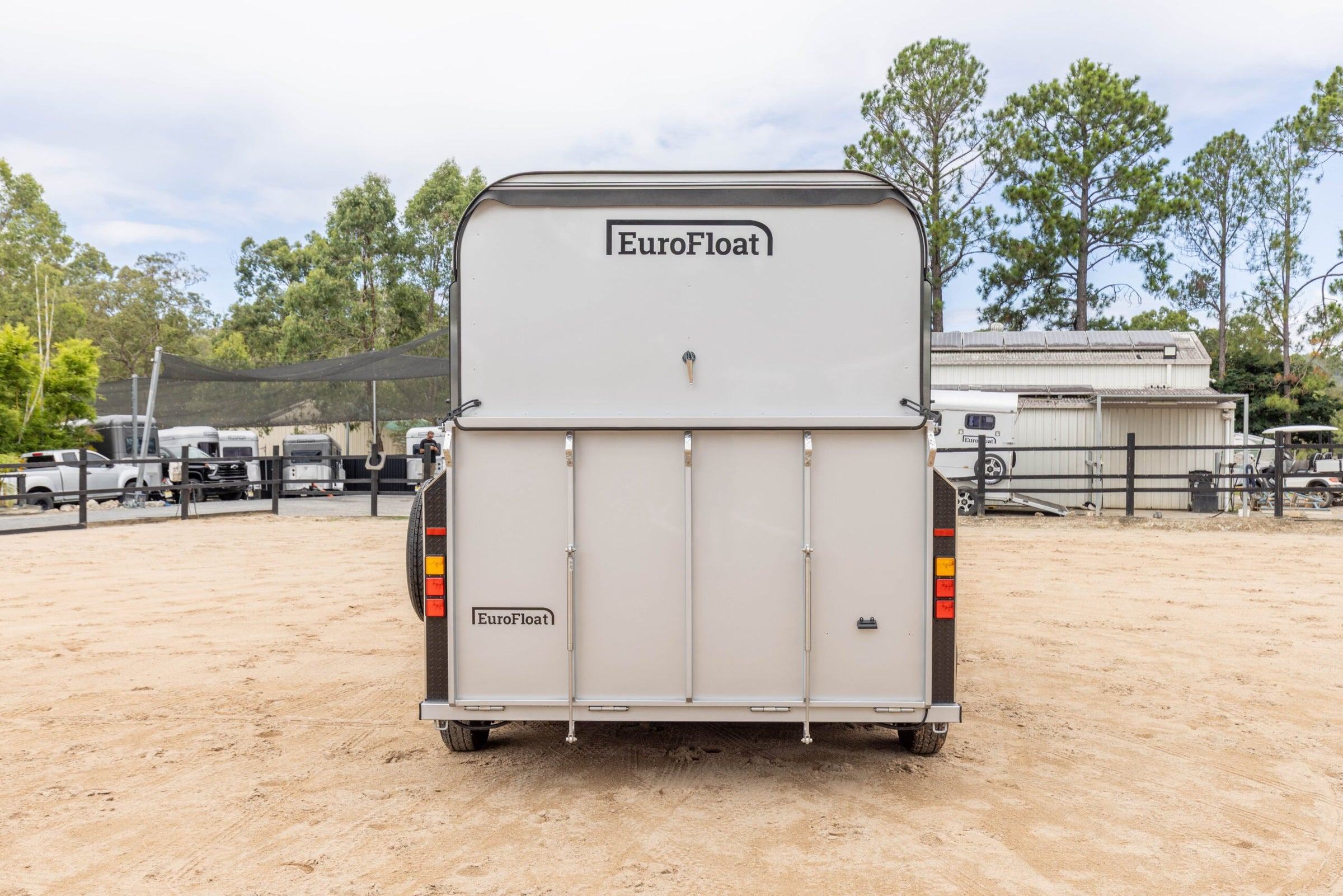 2 Horse Angle Load Camper Float L860 SN