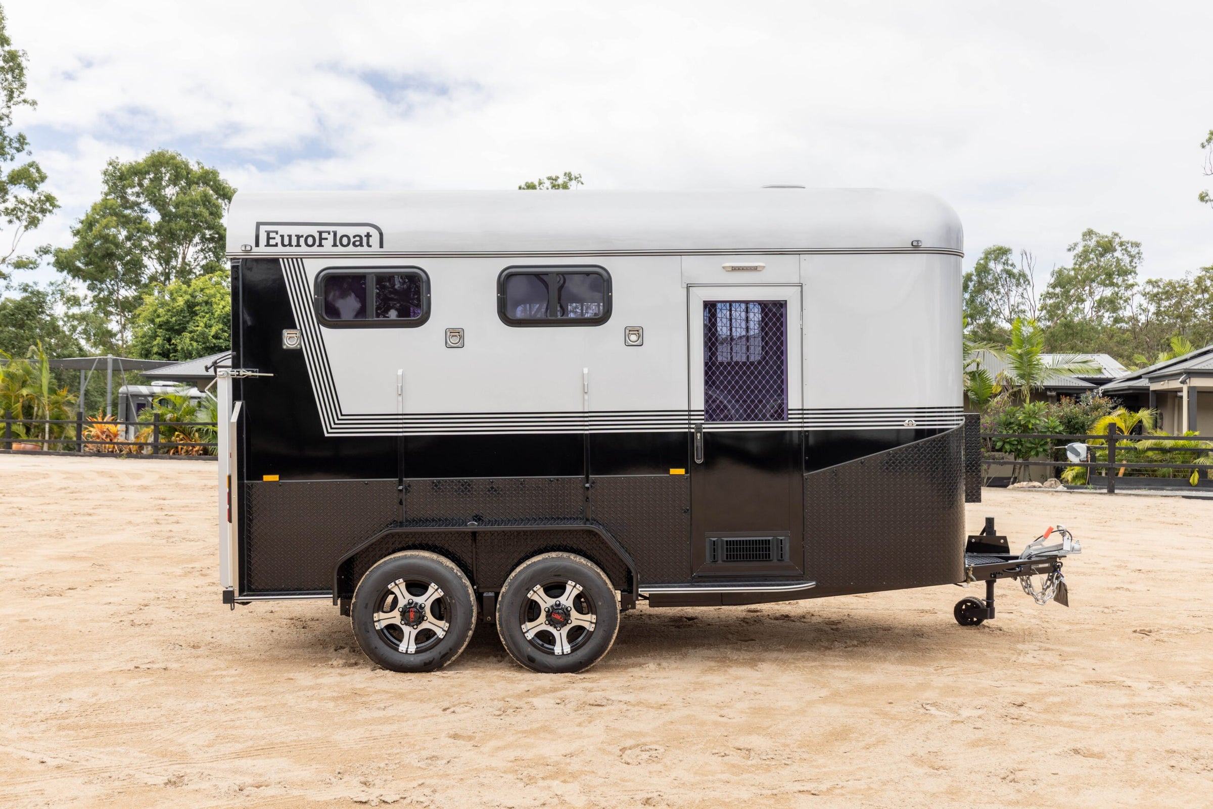 2 Horse Angle Load Camper Float L860 SN