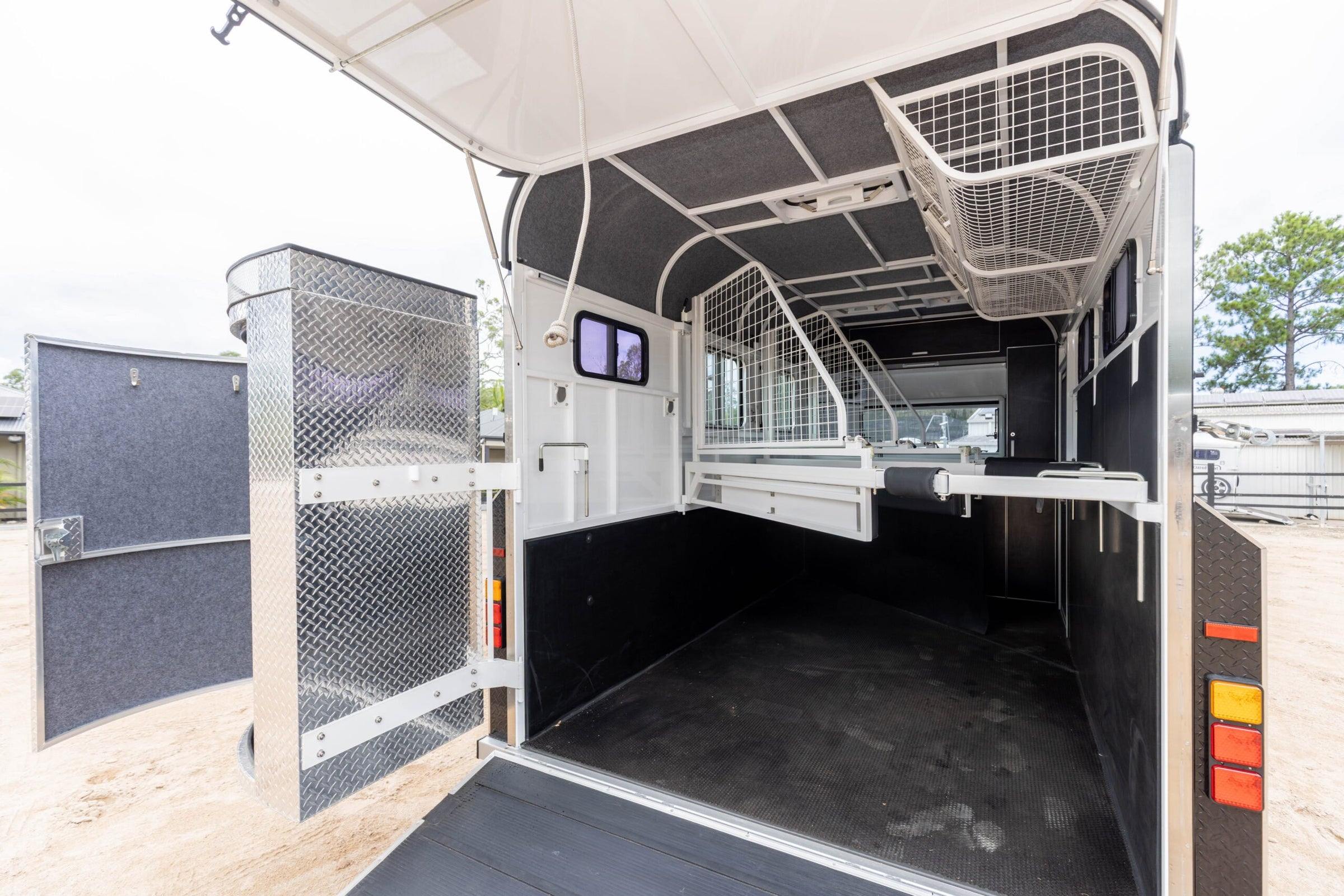 2 Horse Angle Load Camper Float L860 SN