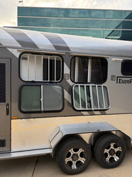 2 Horse Angle Load Camper Float Compact Overnighter SN 2.1 - Image 35
