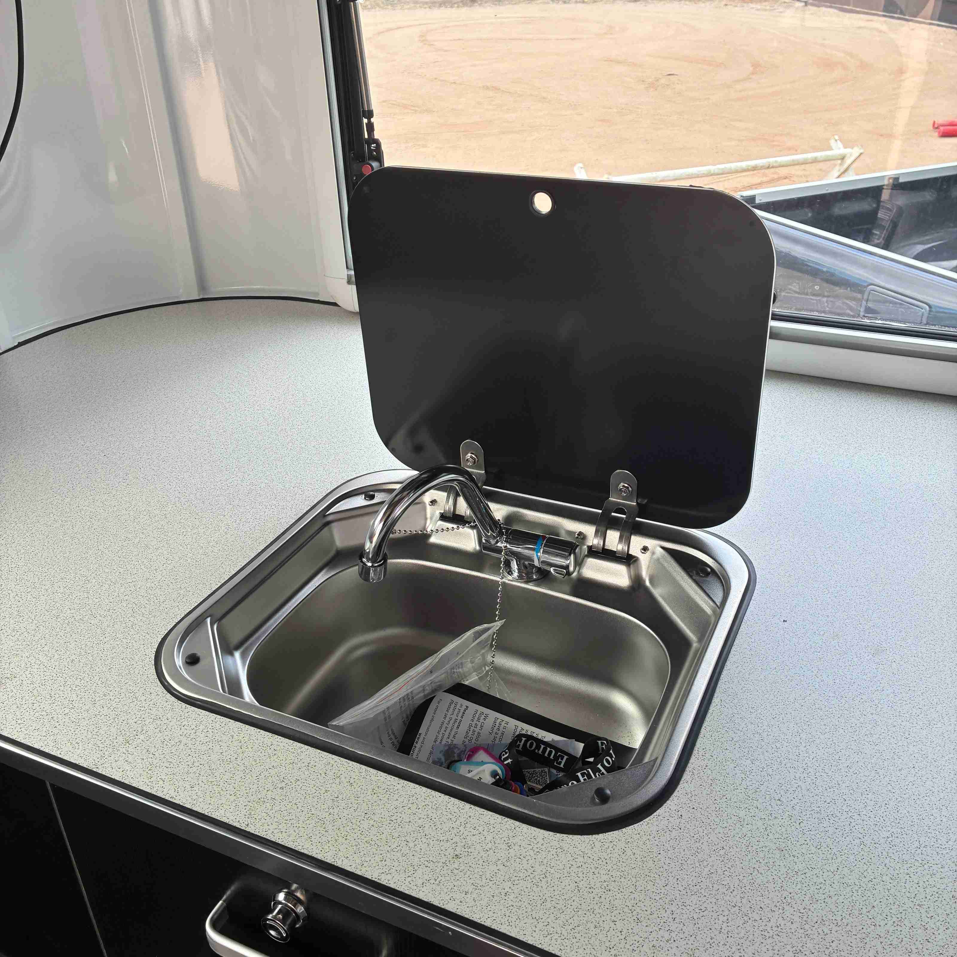 3 Horse Angle Load Camper Float L500 SN - Image 26