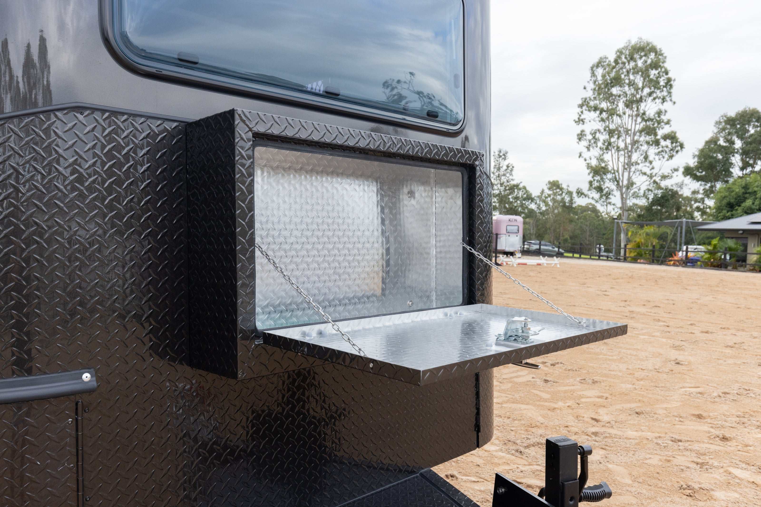 2 Horse Angle Load Camper Float Compact Overnighter SN 2.1